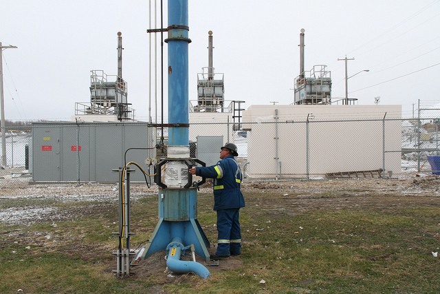 Monitoring a landfill gas collection system