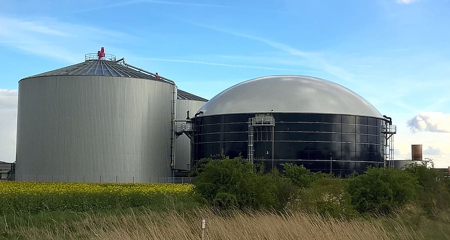 Drying biogas to a low dew point efficiently removes water and harmful impurities