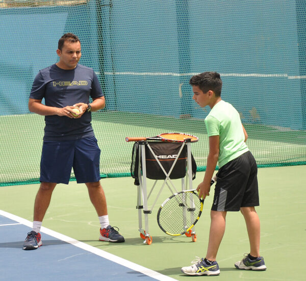 Tips to choose the best tennis coach